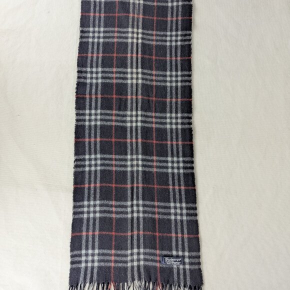 Burberrys Lambswool Scarf Black – Unisex Classic Check – Pre-Owned – Cozy Luxury - Picture 4 of 9